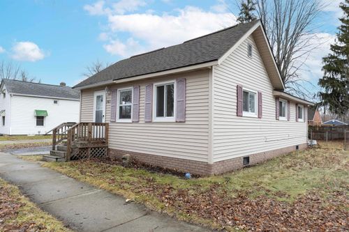 703 Main St, Essexville, MI, 48732-1334 | Card Image