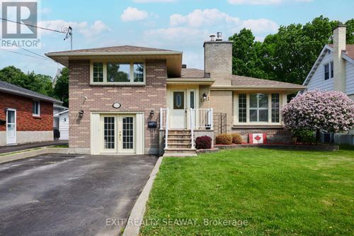 1211 Leonard Ave, Cornwall, ON, K6J1M5 | Card Image
