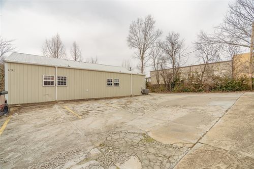 1131 W Cato Springs Rd, Fayetteville, AR, 72701-6768 | Card Image