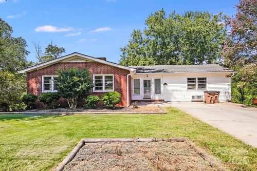 830 Cabaniss Dr, Shelby, NC, 28150-6144 | Card Image