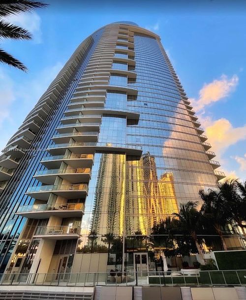 unit-302-851 Ne 1st Ave, Miami, FL, 33132-1818 | Card Image