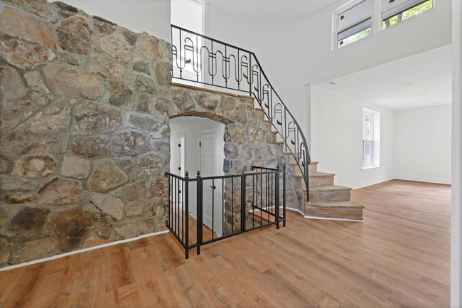1302 Peter Pan Rd, House other with 5 bedrooms, 3 bathrooms and null parking in Lookout Mountain GA | Image 4