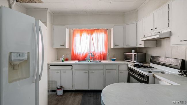 2009 Seneca St, Home with 7 bedrooms, 2 bathrooms and null parking in Buffalo NY | Image 24