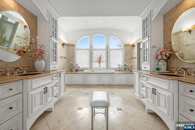 10 Fox Ter, House other with 6 bedrooms, 8 bathrooms and null parking in Cliffside Park NJ | Image 25