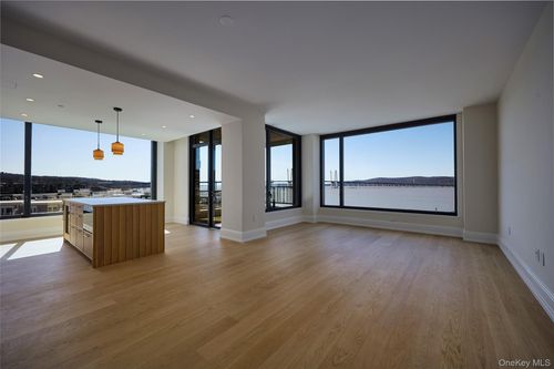 424-4 Lighthouse Lndg, Tarrytown, NY, 10591 | Card Image