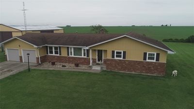 2083 N 1525 East Road, House other with 4 bedrooms, 2 bathrooms and null parking in Findlay IL | Image 2