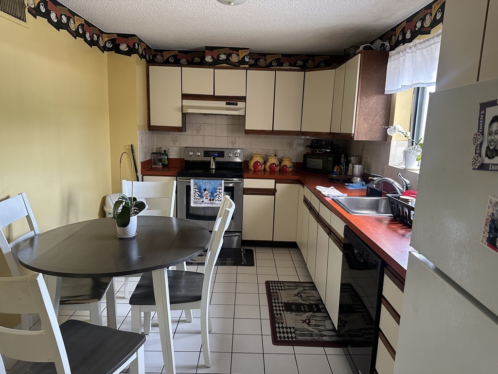 Residential Lease in Revere 2