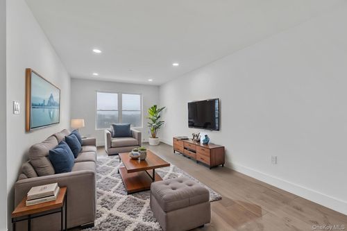 2a-74 Broadway, Freeport, NY, 11520-2821 | Card Image