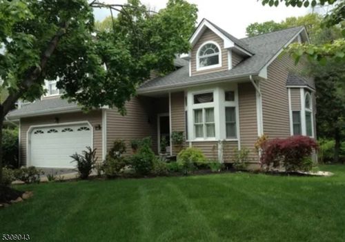 150 Smoke Rise Rd, Bedminster, NJ, 07921-1871 | Card Image