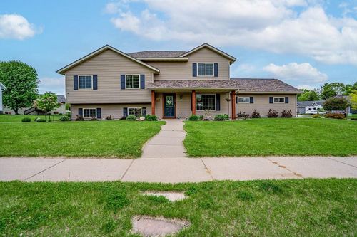 1930 Sloan St, Eau Claire, WI, 54703-6322 | Card Image