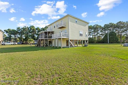 a-220 Twin Oaks Dr, Hampstead, NC, 28443-3282 | Card Image