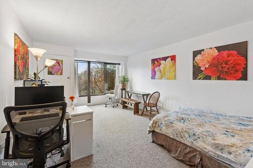 apt-420-2001 Hamilton St, PHILADELPHIA, PA, 19130-4218 | Card Image