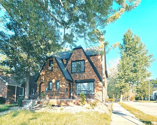 19000 Chandler Park Dr, Detroit, MI, 48236-2126 | Card Image