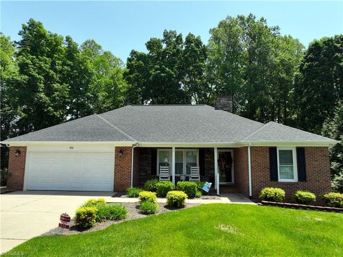516 Lynchburg Rd, Pilot Mountain, NC, 27041-9326 | Card Image