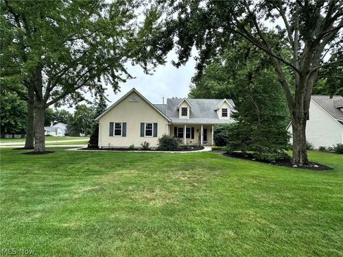 2462 Candlewood Dr, Avon, OH, 44011-1595 | Card Image