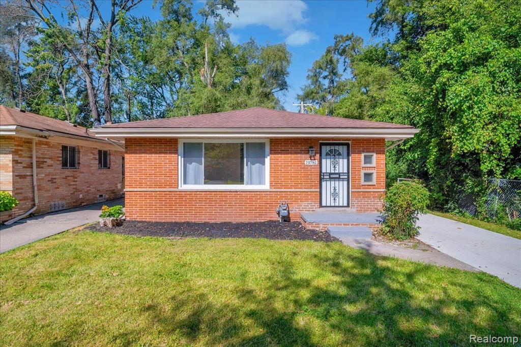 Burgess , Detroit, MI 48219