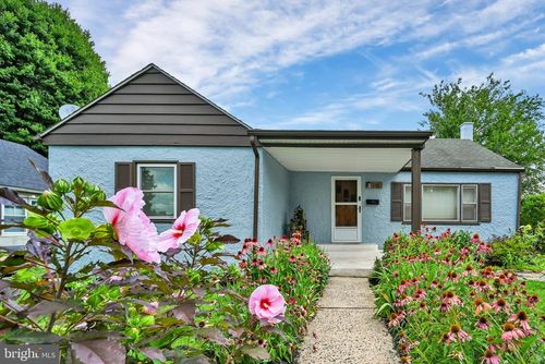 841 Taylor St, KENNETT SQUARE, PA, 19348-3627 | Card Image