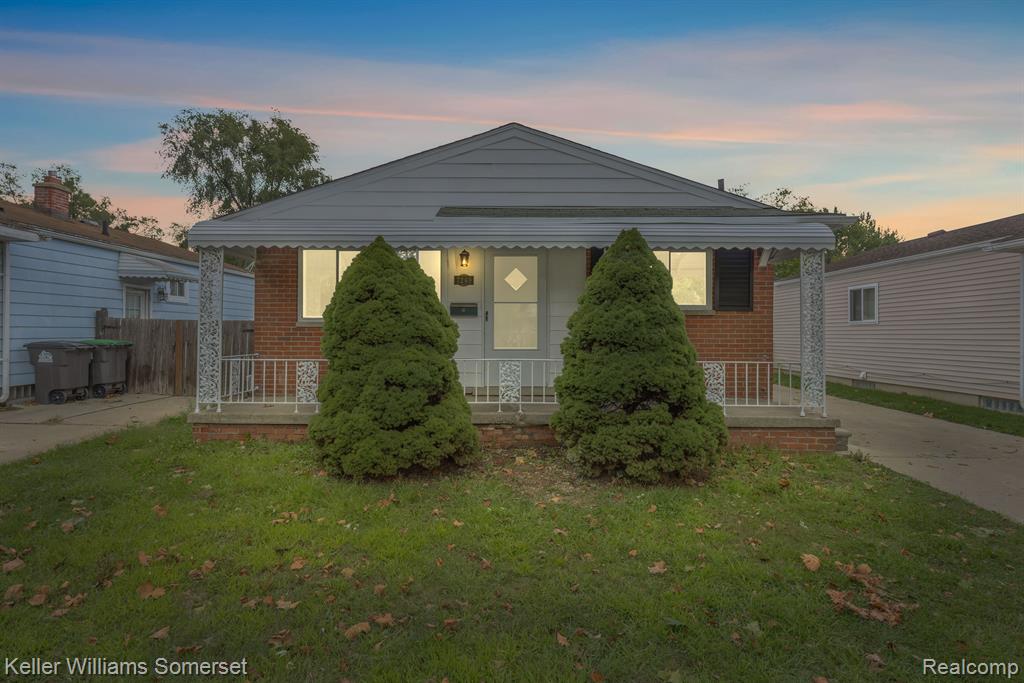 Campbell St, Taylor, MI 48180