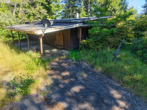 1840 S 19th St, Coos Bay, OR, 97420-1042 | Card Image