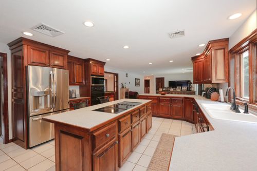 4 Cheney Ln, Plaistow, NH, 03865-2509 | Card Image