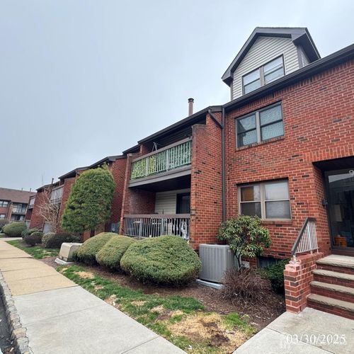 d-92 Woodbridge Ter, Woodbridge, NJ, 07095 | Card Image