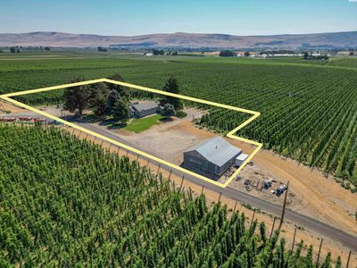 2-ACRES-SHOP-VIEWS - 34405 N Crosby Road, Home with 3 bedrooms, 2 bathrooms and null parking in Prosser WA | Image 1