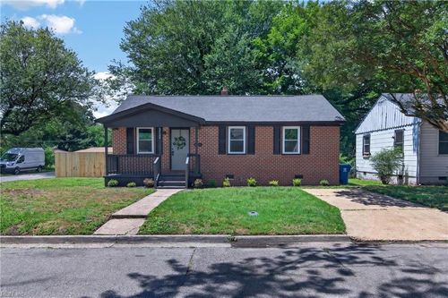 2420 Charleston Ave, Portsmouth, VA, 23704-6410 | Card Image