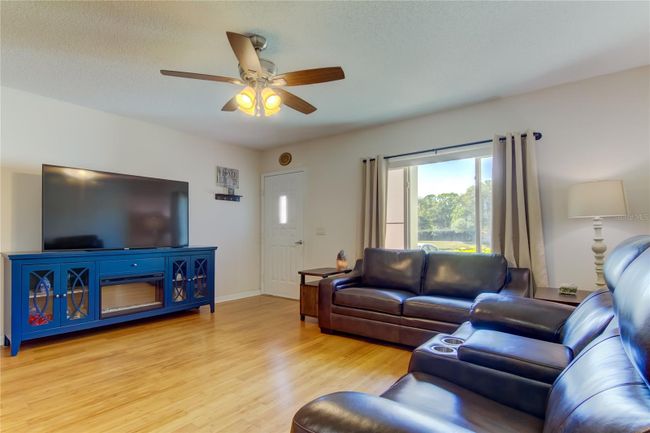 5 - 2291 Americus Boulevard W, Condo with 2 bedrooms, 2 bathrooms and null parking in Clearwater FL | Image 3