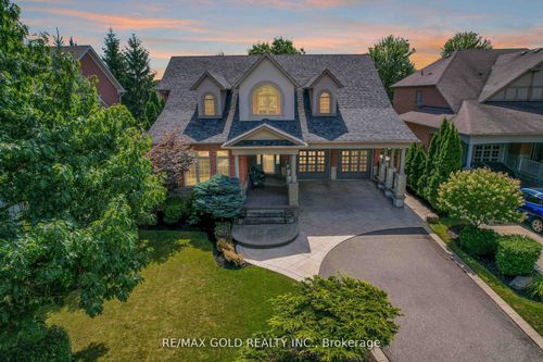 1593 Hallstone Rd, Brampton, ON, L6Y5K8 | Card Image