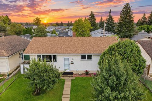 1012 Raynard Cres Se, Calgary, AB, T2A1X9 | Card Image
