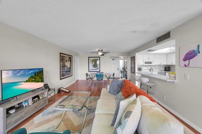 318 - 5380 Woodland Lakes Drive, Condo with 2 bedrooms, 2 bathrooms and null parking in Palm Beach Gardens FL | Image 2