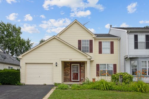 1127 Ashbrook Dr, Mundelein, IL, 60060-4520 | Card Image