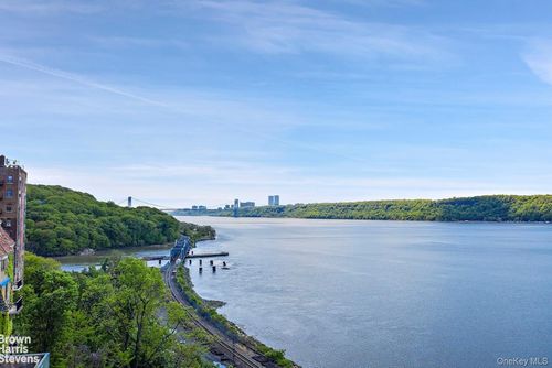 11b-2521 Palisade Avenue, New York, NY, 10463 | Card Image