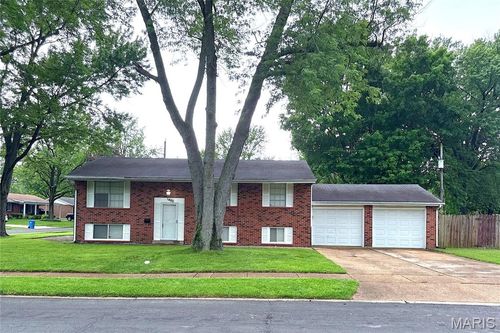 1460 Fox Run Drive, Florissant, MO, 63033 | Card Image