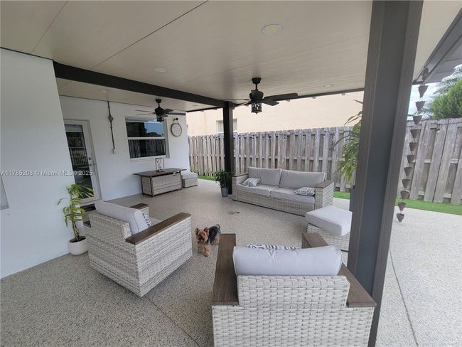 405 Ne 25 Th Ter, House other with 3 bedrooms, 2 bathrooms and null parking in Homestead FL | Image 38