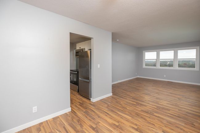 Family Room Empty | Image 42