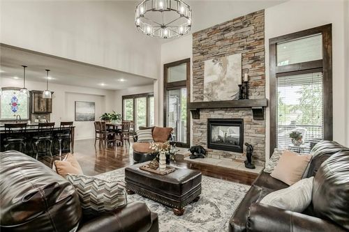 17224 Haskins St, Overland Park, KS, 66221-7141 | Card Image