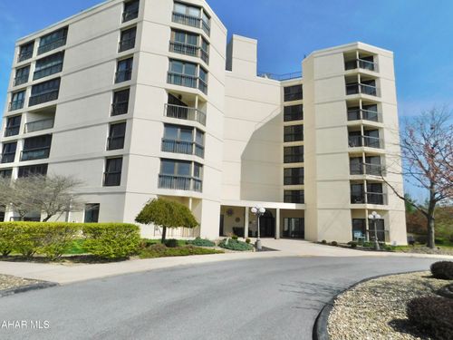 415 Parkview Ln, Altoona, PA, 16601-9323 | Card Image