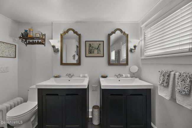 Bath 2nd floor | Image 15
