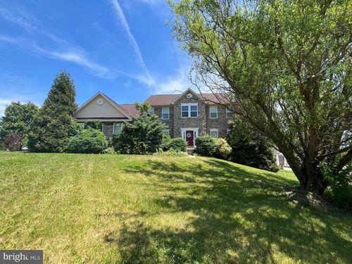 132 Rubens Cir, MARTINSBURG, WV, 25403-8393 | Card Image