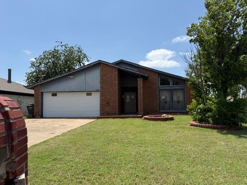 6800 Eagle Rock Dr, Fort Worth, TX, 76133-6441 | Card Image