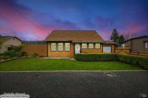 203 Cockrobin Avenue, Windsor, CA, 95492 | Card Image