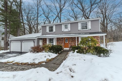 17 Canterbury Rd, Clifton Park, NY, 12065-1732 | Card Image