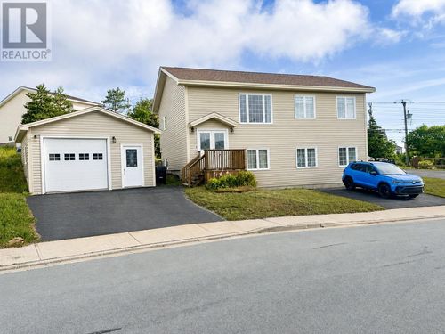 17 Marsland Pl, St. John's, NL, A1B0B9 | Card Image