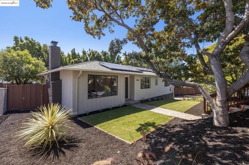 1995 149th Ave, Castro Valley, CA, 94578-1301 | Card Image