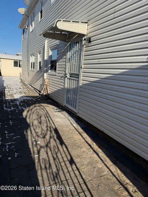 5 Elwood Ave, Staten Island, NY, 10314-6020 | Card Image