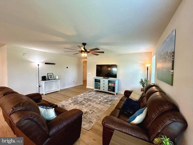 17 Perspective Pl, House other with 3 bedrooms, 3 bathrooms and null parking in HEDGESVILLE WV | Image 6