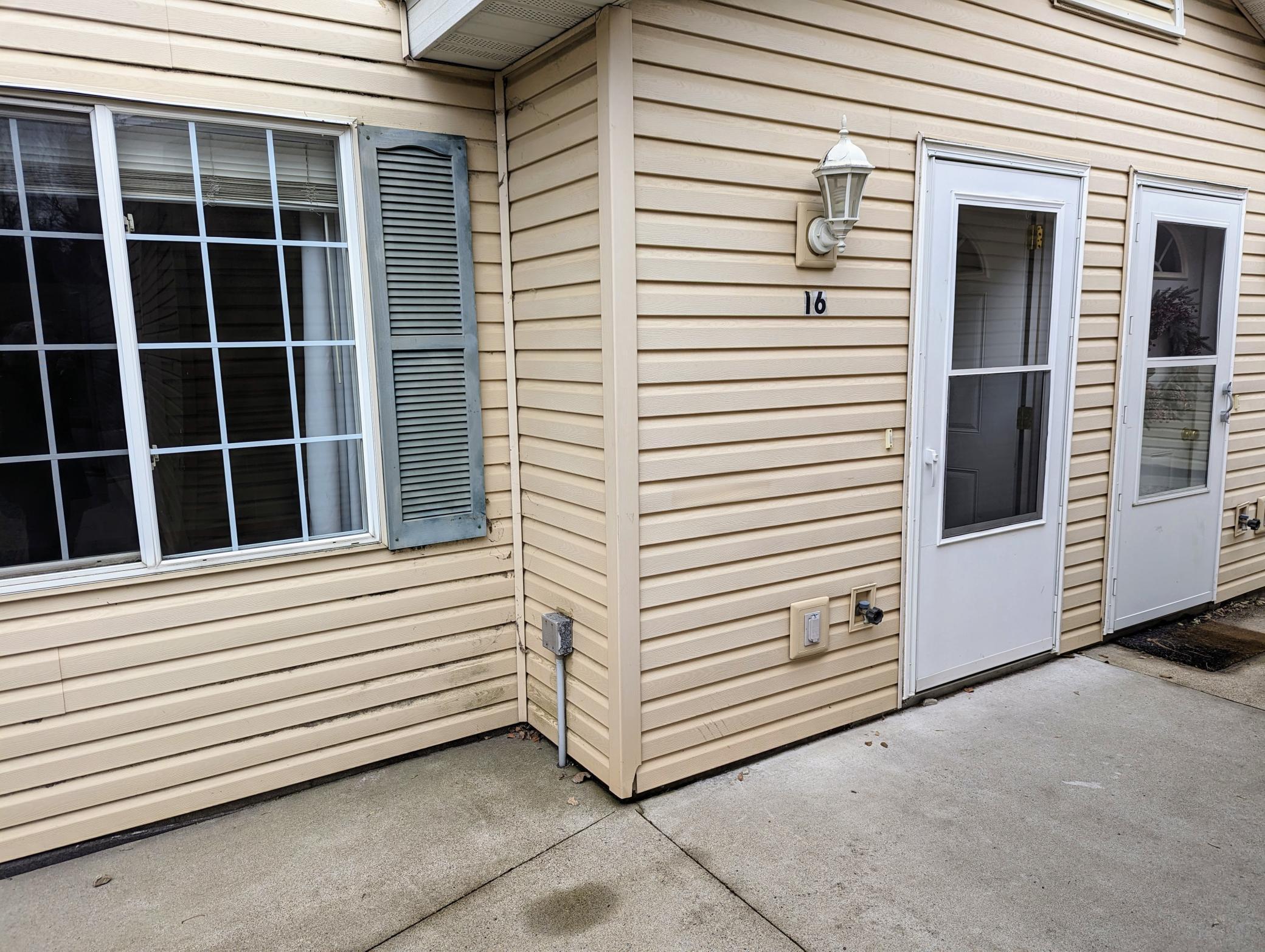 16 915 7th Street, Sold in Jordan Zoocasa