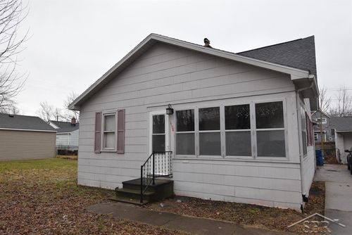 1106 Lewis Street, Bay City, MI, 48706 | Card Image