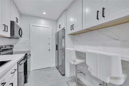 apt-2026-2271 Ne 68th St, Fort Lauderdale, FL, 33308-1217 | Card Image